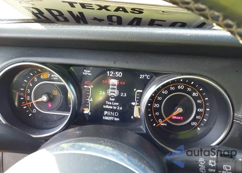 2020 Jeep Wrangler Unlimited Sahara 4X4 z USA, uszkodzony, nr VIN 1C4HJXEN3LW327930